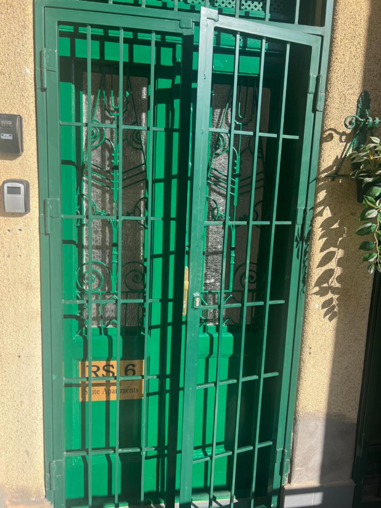 Suite Apartment Hidden Gem Next Synagogue - A — Photos 3